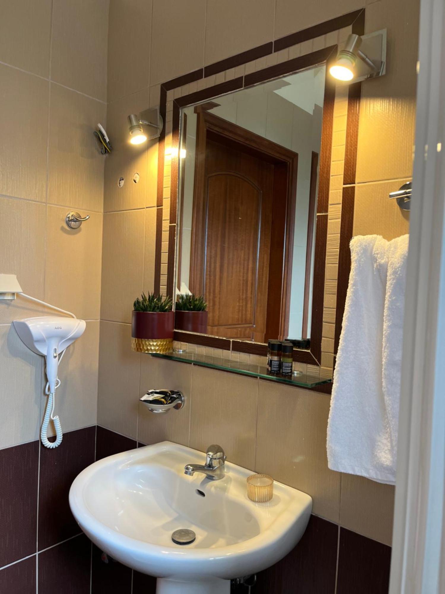 Agnanti Zitsas Hotel מראה חיצוני תמונה